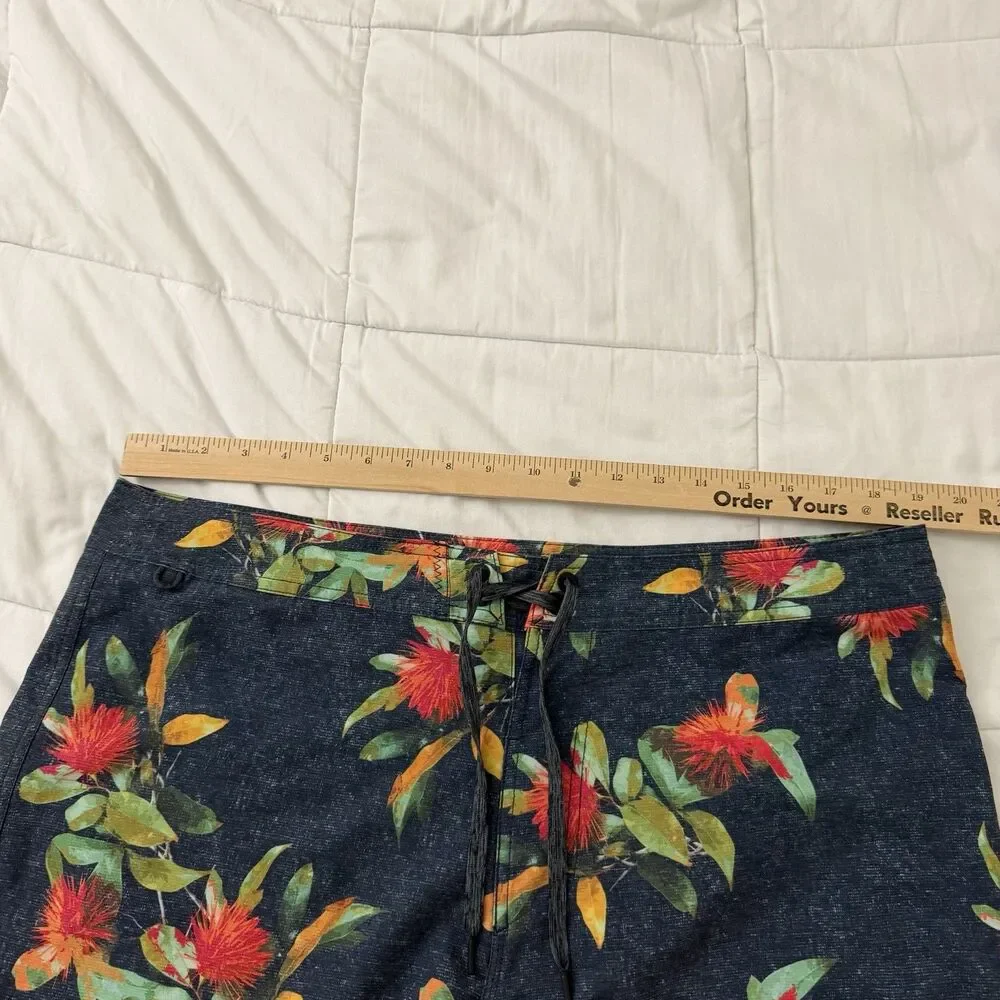 ROARK Passage‎ La Selva Board Shorts Mens 36 Blue Floral Print Hemp Blend Beach